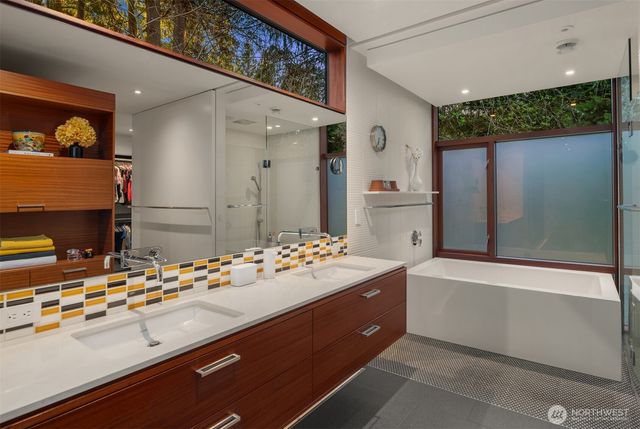 4445 140th Avenue NE, Bellevue, WA 98005