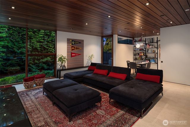 4445 140th Avenue NE, Bellevue, WA 98005