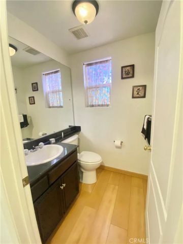 5242 Vesper 7, Sherman Oaks, CA 91411