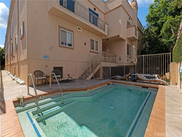 5242 Vesper 7, Sherman Oaks, CA 91411