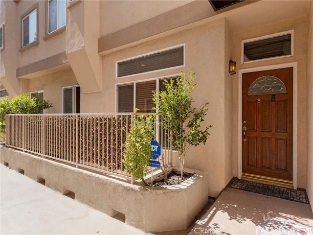 5242 Vesper 7, Sherman Oaks, CA 91411