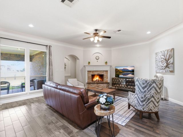 2710 King Point View Lane, Spring, TX 77388