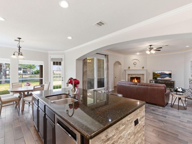 2710 King Point View Lane, Spring, TX 77388