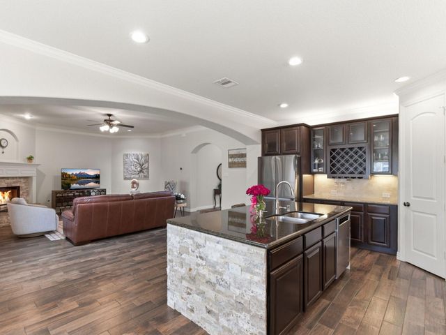 2710 King Point View Lane, Spring, TX 77388