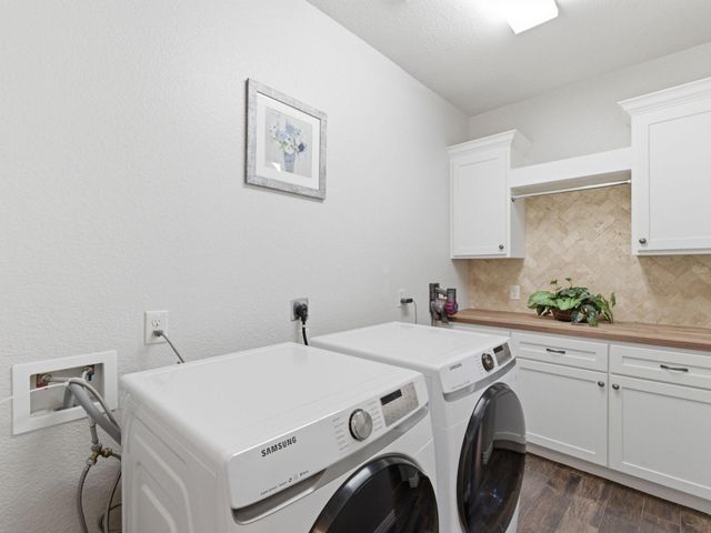 2710 King Point View Lane, Spring, TX 77388