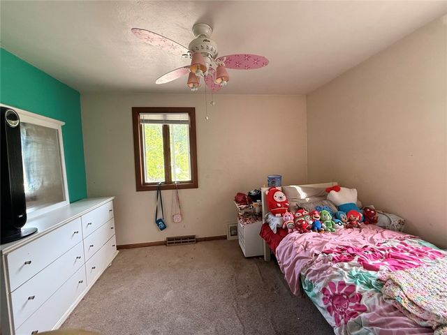 147 College Ave, Plum Boro, PA 15239