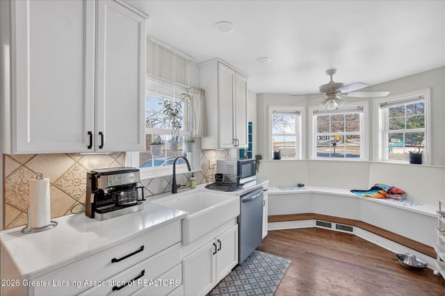 2540 E Round Lake Road, Dewitt, MI 48820