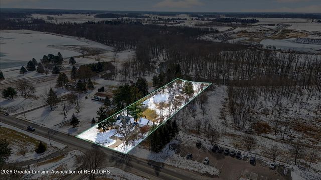 2540 E Round Lake Road, Dewitt, MI 48820