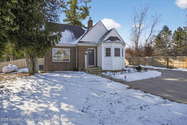 2540 E Round Lake Road, Dewitt, MI 48820