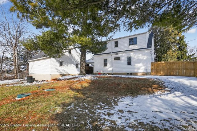 2540 E Round Lake Road, Dewitt, MI 48820