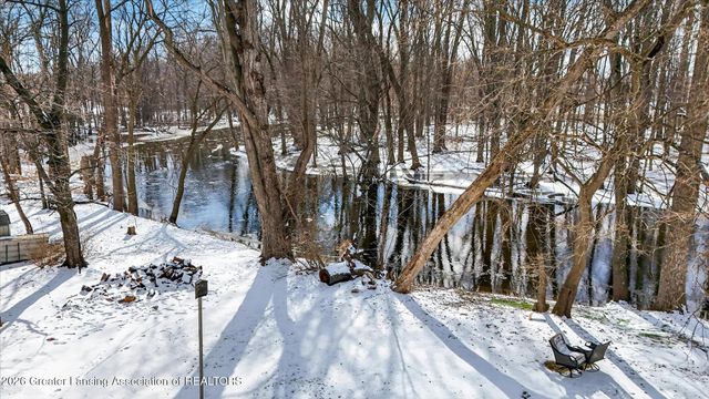 2540 E Round Lake Road, Dewitt, MI 48820