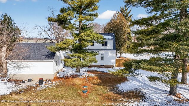 2540 E Round Lake Road, Dewitt, MI 48820