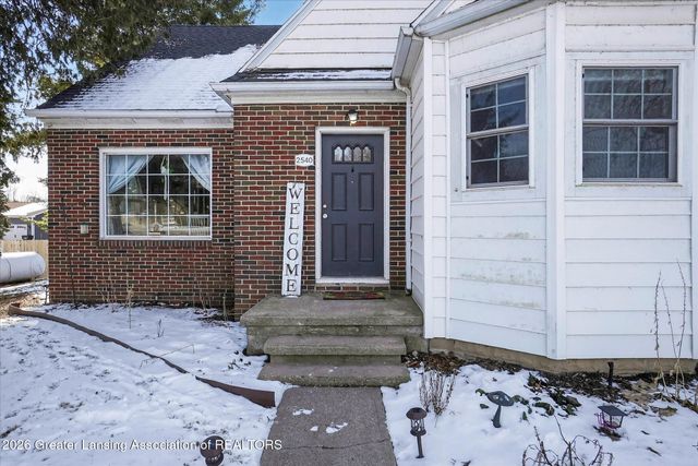 2540 E Round Lake Road, Dewitt, MI 48820