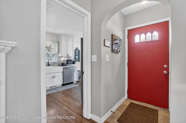 2540 E Round Lake Road, Dewitt, MI 48820