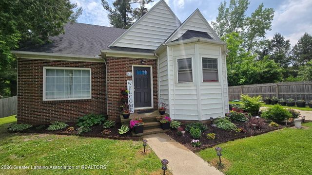 2540 E Round Lake Road, Dewitt, MI 48820