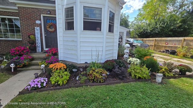 2540 E Round Lake Road, Dewitt, MI 48820