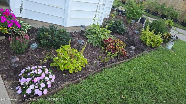 2540 E Round Lake Road, Dewitt, MI 48820