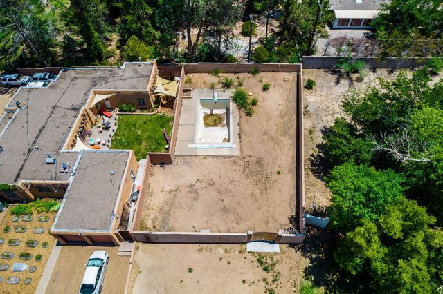 907 Laurel Circle SE, Albuquerque, NM 87108