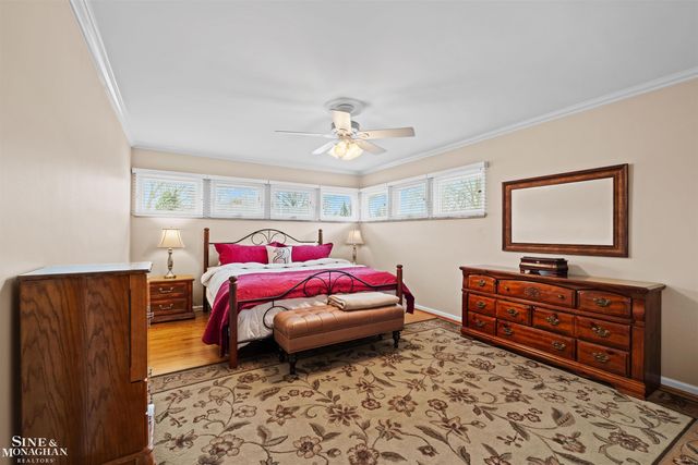 991 S Renaud Road, Grosse Pointe Woods, MI 48236