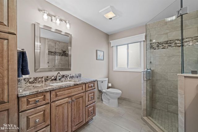 991 S Renaud Road, Grosse Pointe Woods, MI 48236