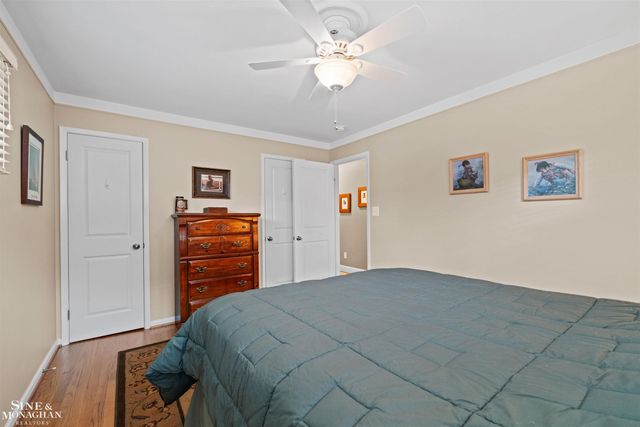 991 S Renaud Road, Grosse Pointe Woods, MI 48236