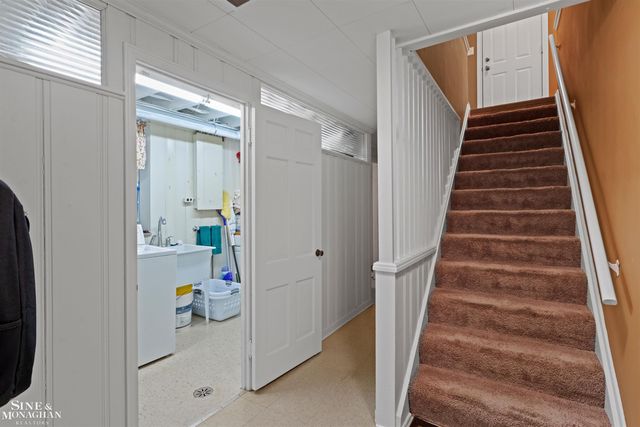 991 S Renaud Road, Grosse Pointe Woods, MI 48236