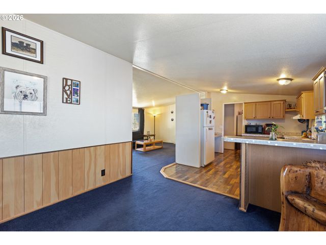 771 Se HALL St, Winston, OR 97496