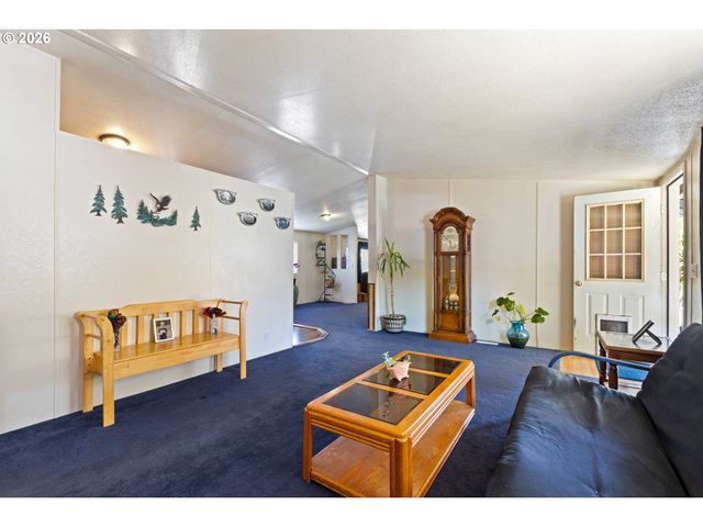 771 Se HALL St, Winston, OR 97496