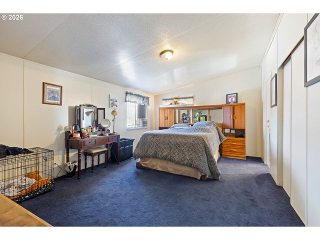 771 Se HALL St, Winston, OR 97496