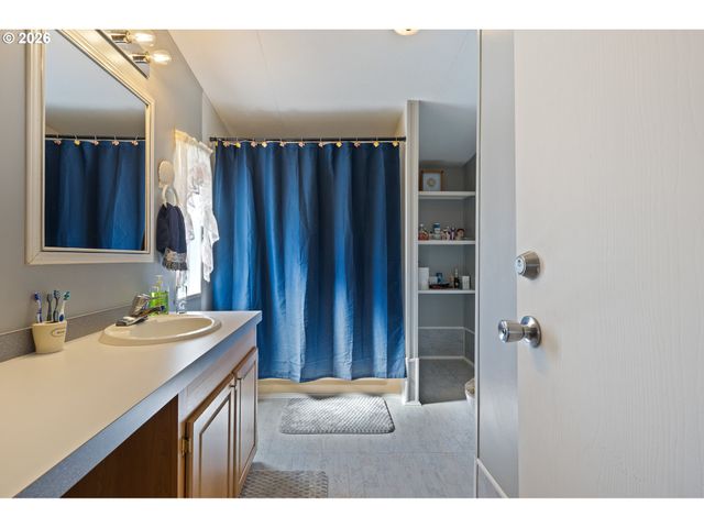 771 Se HALL St, Winston, OR 97496