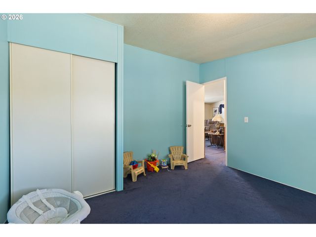 771 Se HALL St, Winston, OR 97496