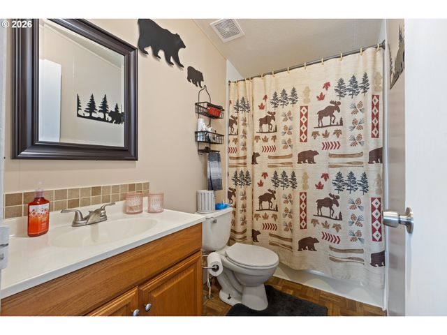 771 Se HALL St, Winston, OR 97496