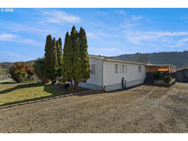 771 Se HALL St, Winston, OR 97496