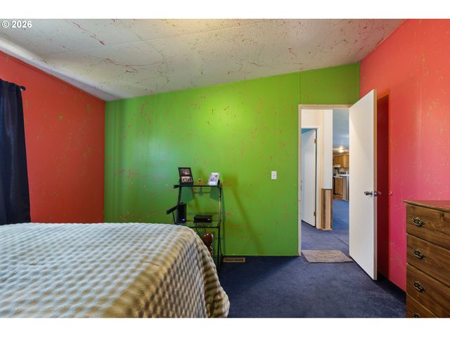 771 Se HALL St, Winston, OR 97496