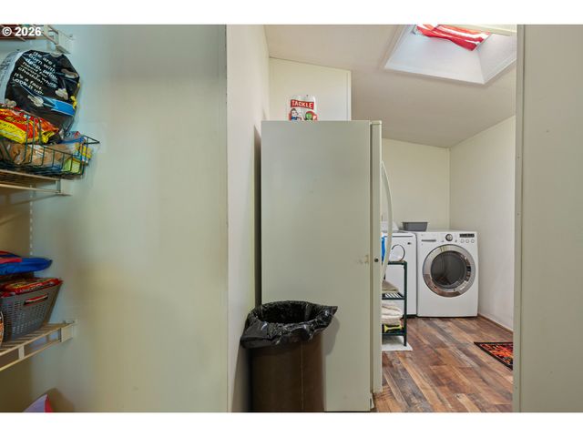 771 Se HALL St, Winston, OR 97496