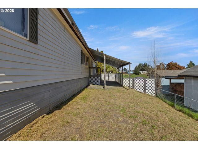 771 Se HALL St, Winston, OR 97496