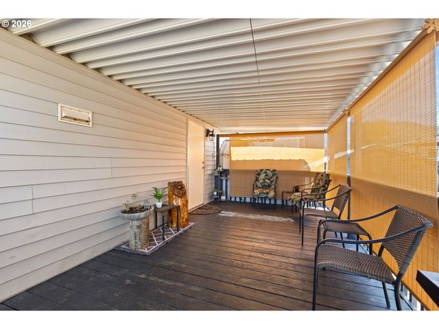 771 Se HALL St, Winston, OR 97496