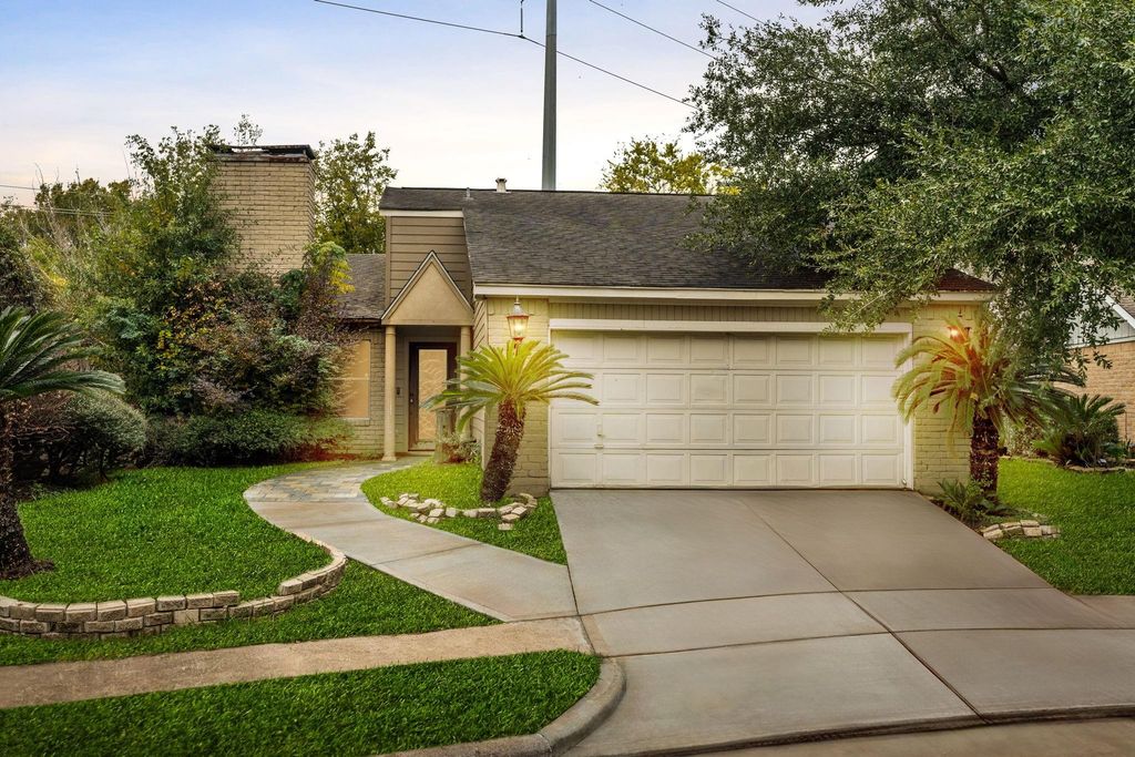 5455 Oakhaven Lane, Houston, TX 77091