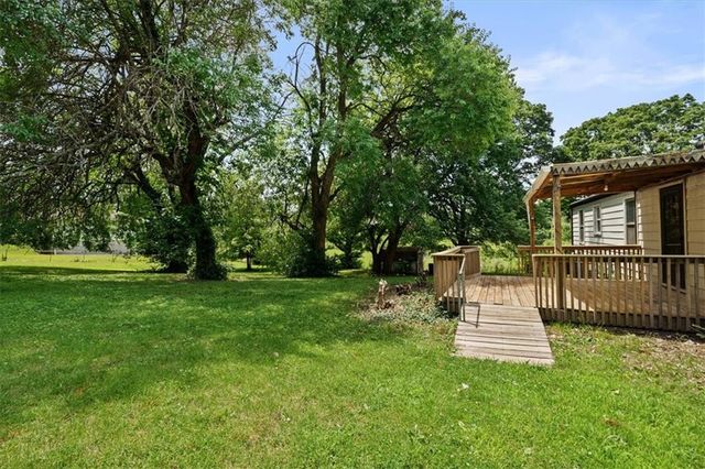 8905 E 55TH Street, Raytown, MO 64133