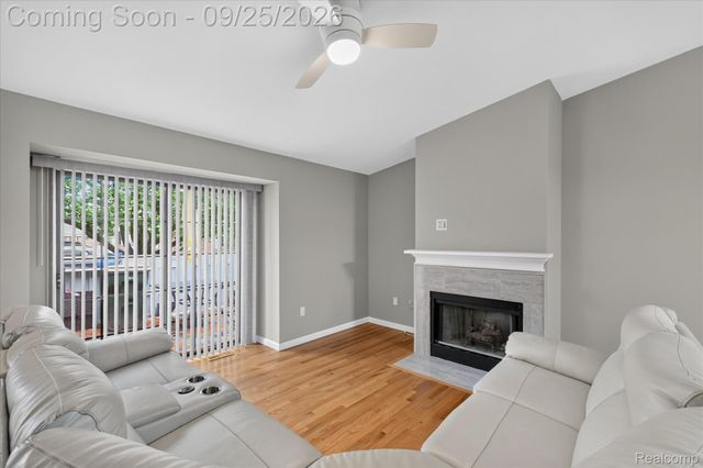 43598 W Arbor Way Drive 114, Canton Charter Township, MI 48188