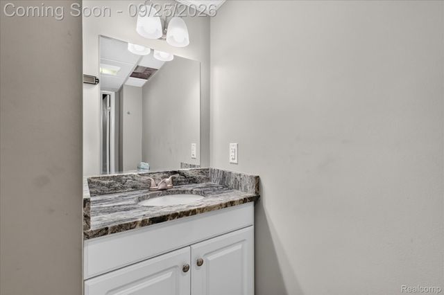 43598 W Arbor Way Drive 114, Canton Charter Township, MI 48188
