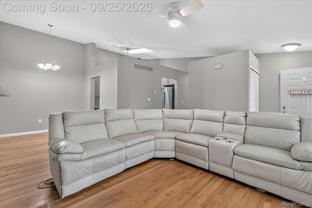 43598 W Arbor Way Drive 114, Canton Charter Township, MI 48188