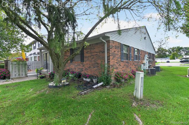 43598 W Arbor Way Drive 114, Canton Charter Township, MI 48188