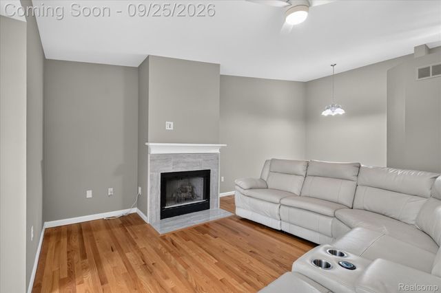 43598 W Arbor Way Drive 114, Canton Charter Township, MI 48188