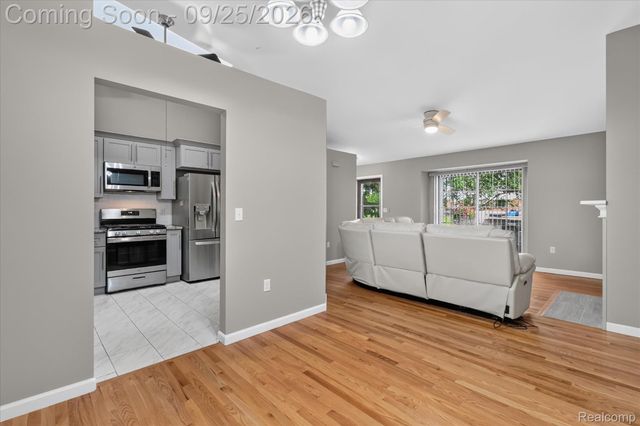 43598 W Arbor Way Drive 114, Canton Charter Township, MI 48188