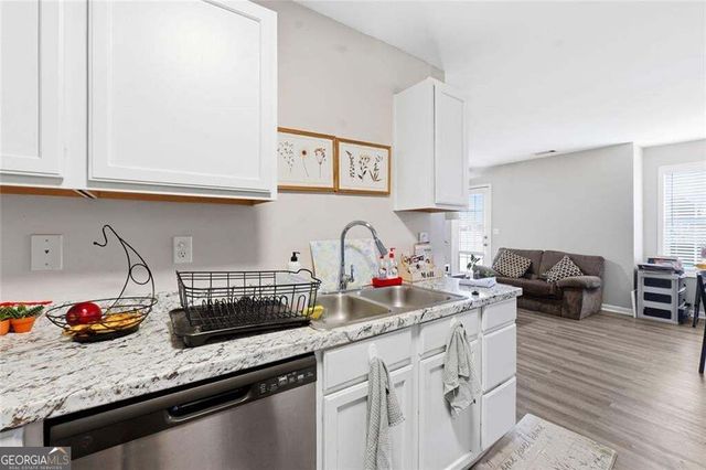7712 Autry Circle 210, Douglasville, GA 30134