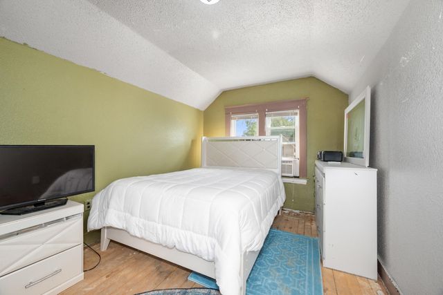 1005 Adams Street SE, Grand Rapids, MI 49507