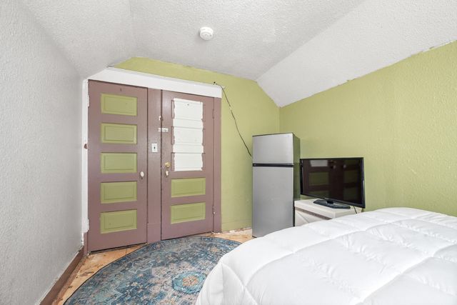 1005 Adams Street SE, Grand Rapids, MI 49507