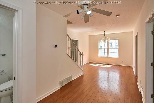6565 Roosevelt Avenue, Charleston, WV 25304