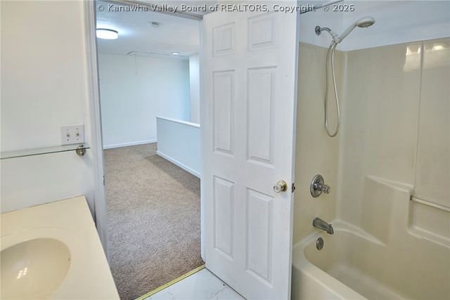 6565 Roosevelt Avenue, Charleston, WV 25304